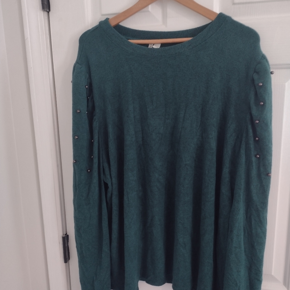Plus size green sweater